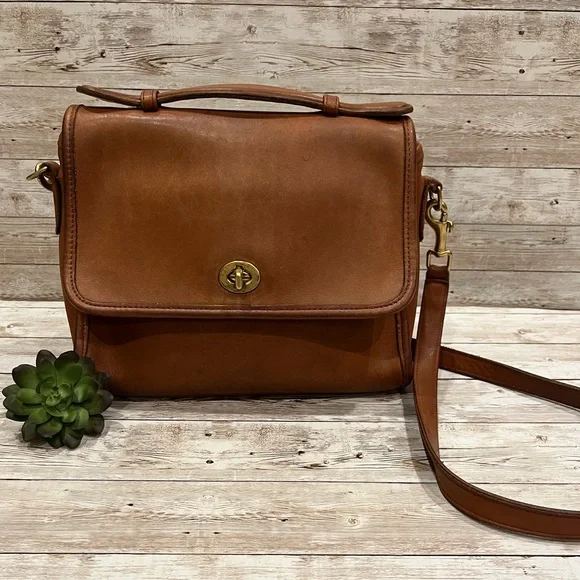 SOLD🎉🎉Vintage Coach bag #9870 - Picture 1 of 12